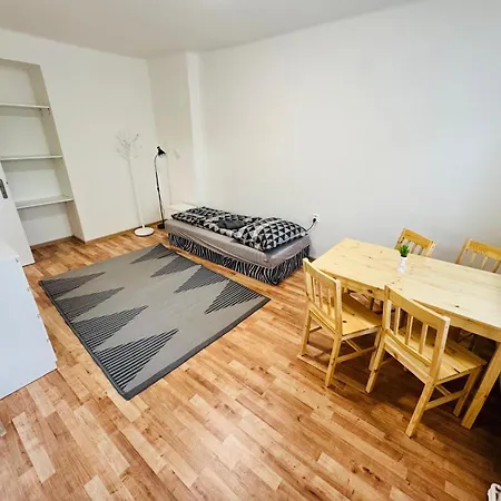 Apartment Pro 4 Osoby Ve Meste Nad Ohri