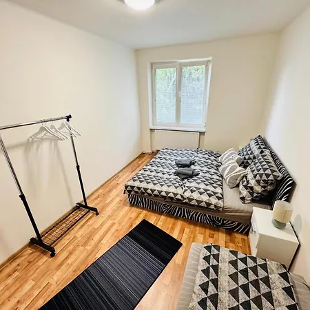 Apartment Pro 4 Osoby Ve Meste Nad Ohri