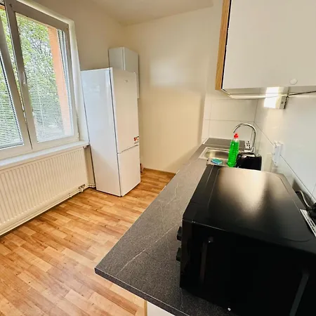 Pro 4 Osoby Ve Meste Nad Ohri *